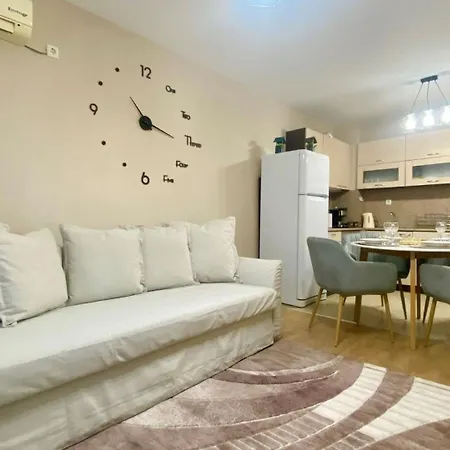 Bratanov Marvel 1 ساني بيتش