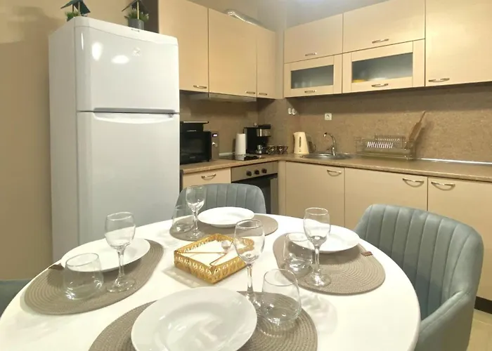 Bratanov Marvel 1 ساني بيتش